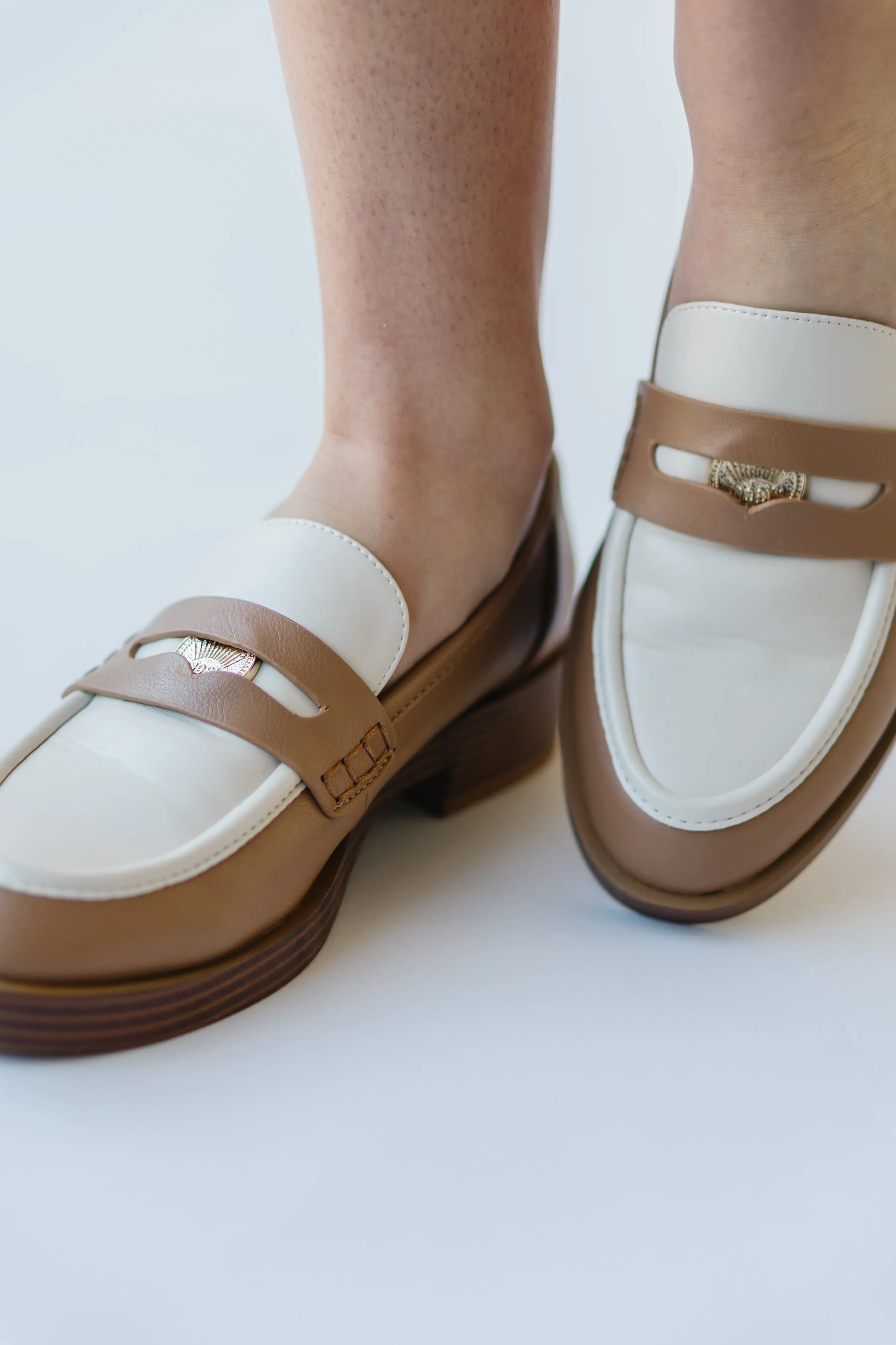 Chinese Laundry: Porter Loafer in Bone   Camel