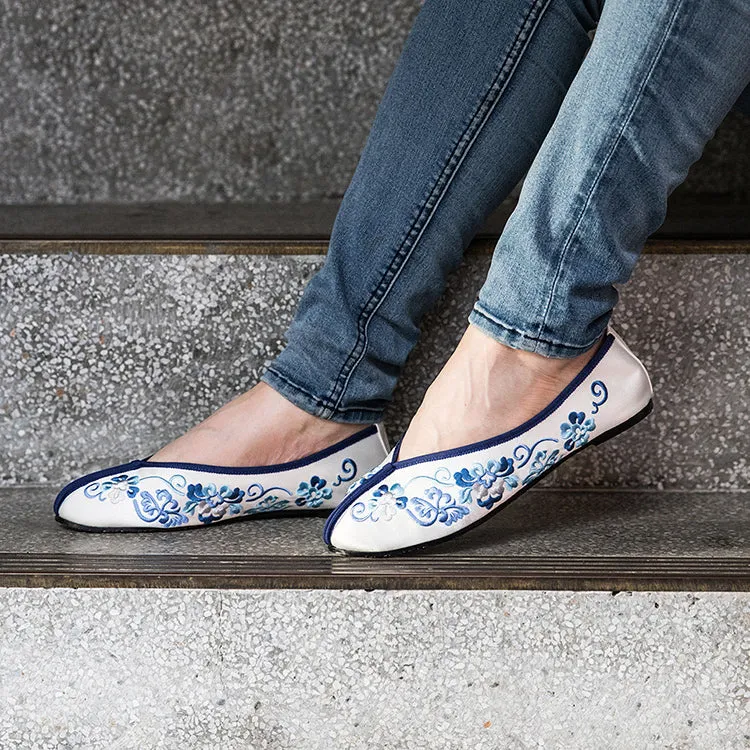 Floral Embroidered Shoes - Blue