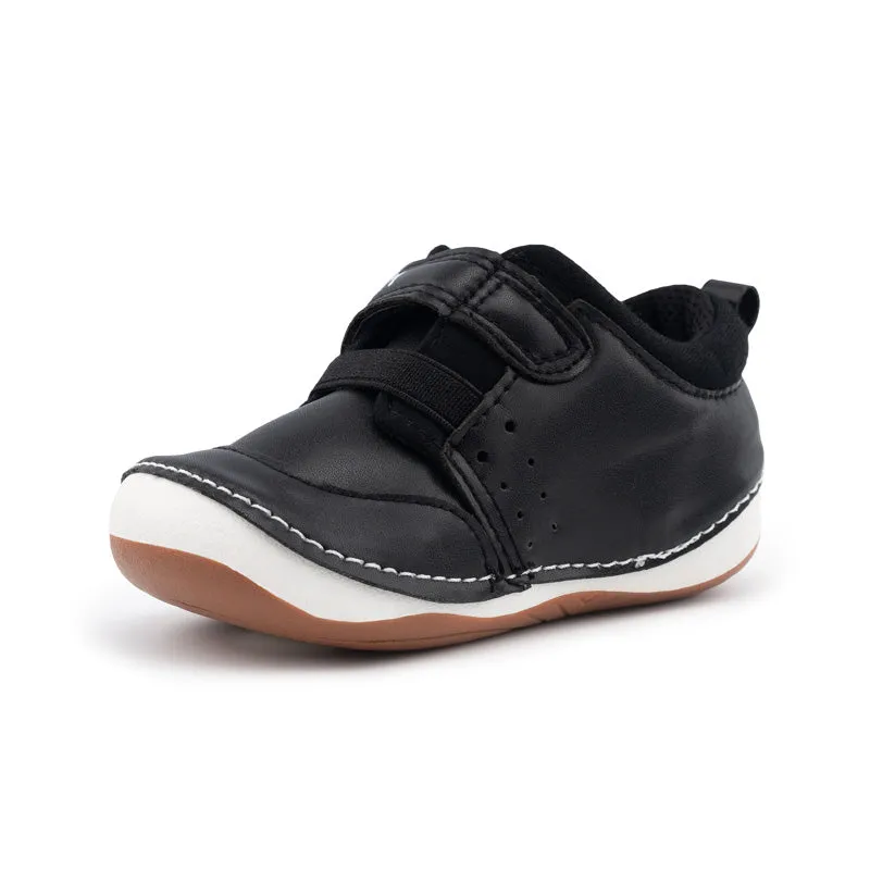 JETT black unisex sneaker