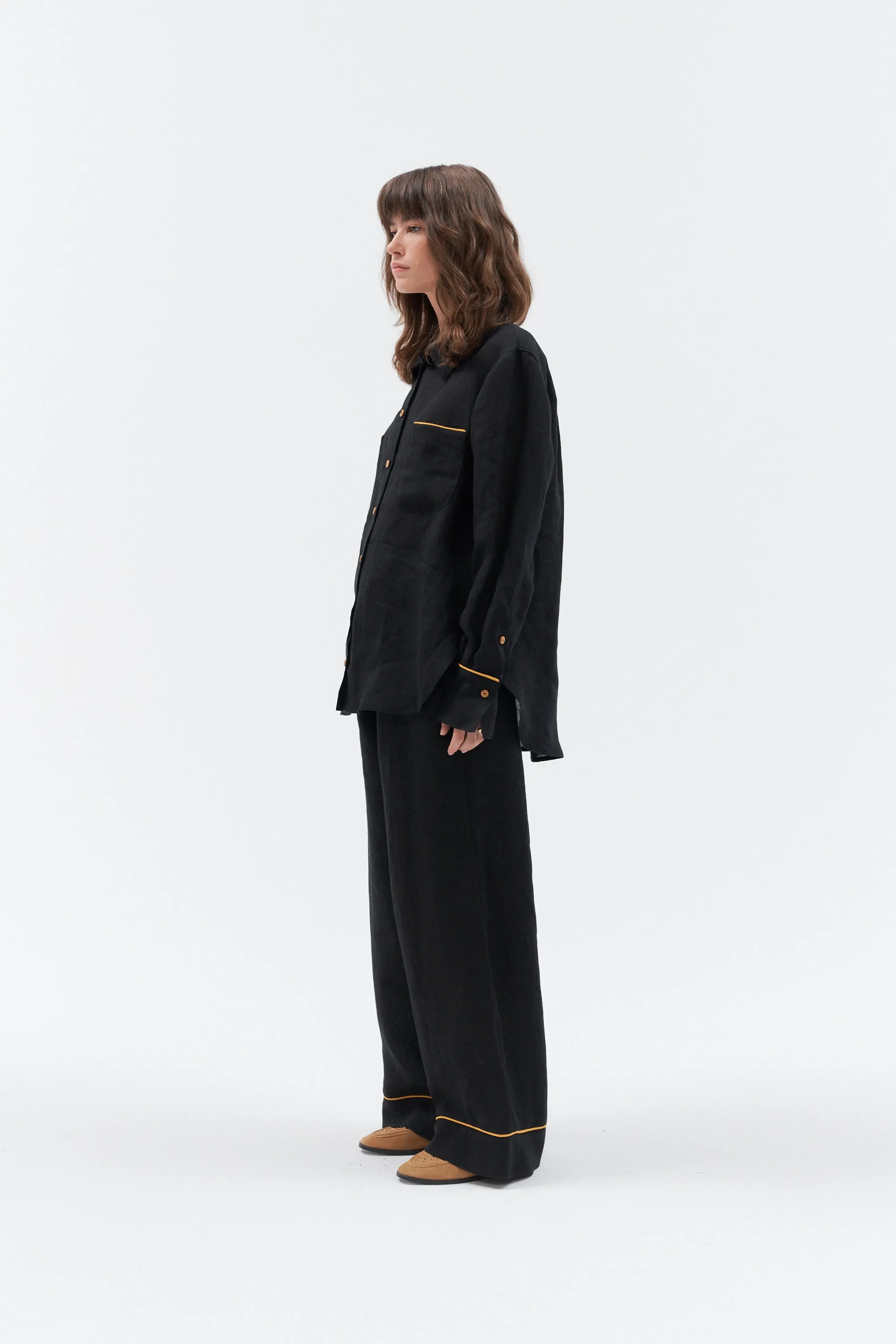 Linen shirt with golden stripe “Brillante” (Black)